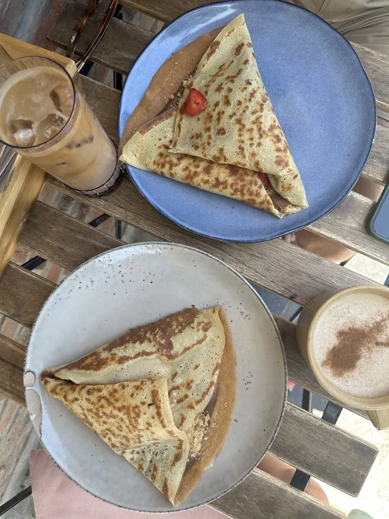 Signature crepe with toppings